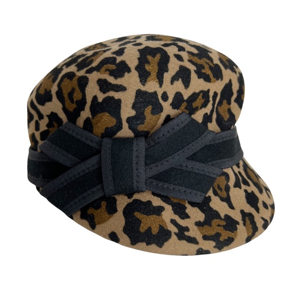 Vintage Accessories - VTG Wool Leopard Print Cloche Helmet Cap Hat | Women's One Size